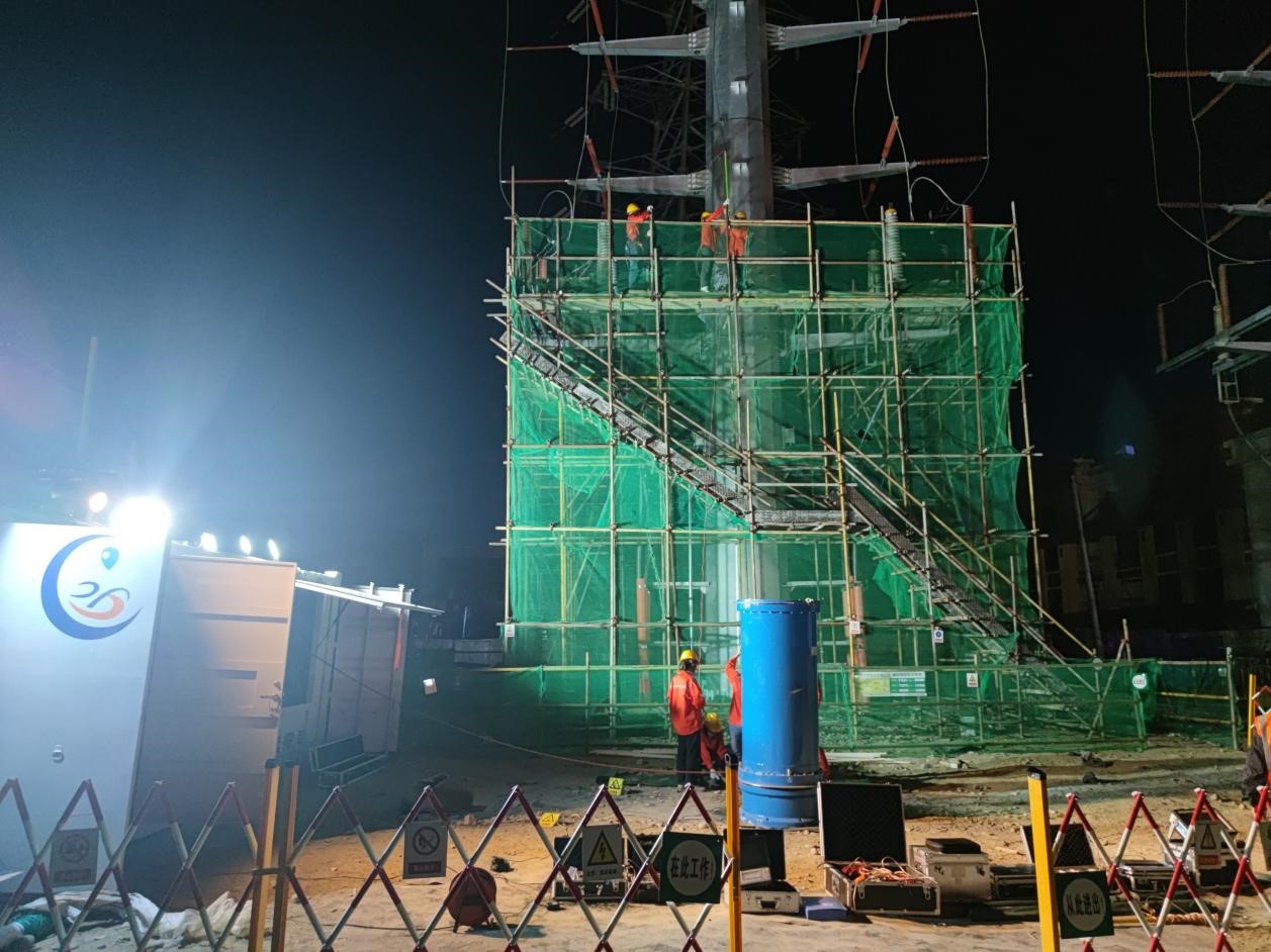 西藏華東無畏艱險、客戶至上、連續(xù)奮戰(zhàn)24小時，勝利完成調(diào)試工作